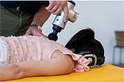  Hyperice Hypervolt, eine hochmoderne, leistungsstarke Massagepistole  (©Foto. Energy & Lounge)